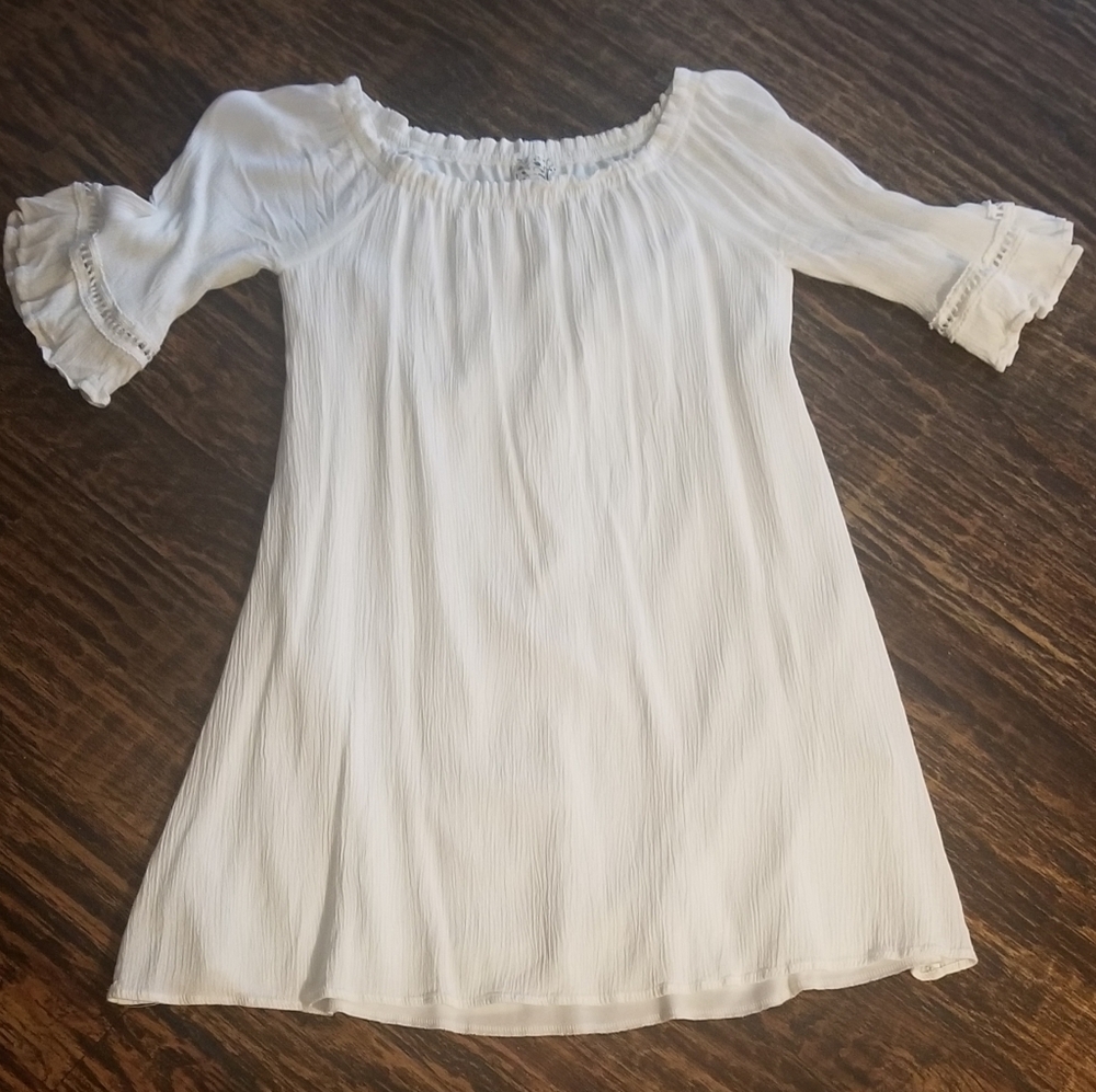 Short white dress